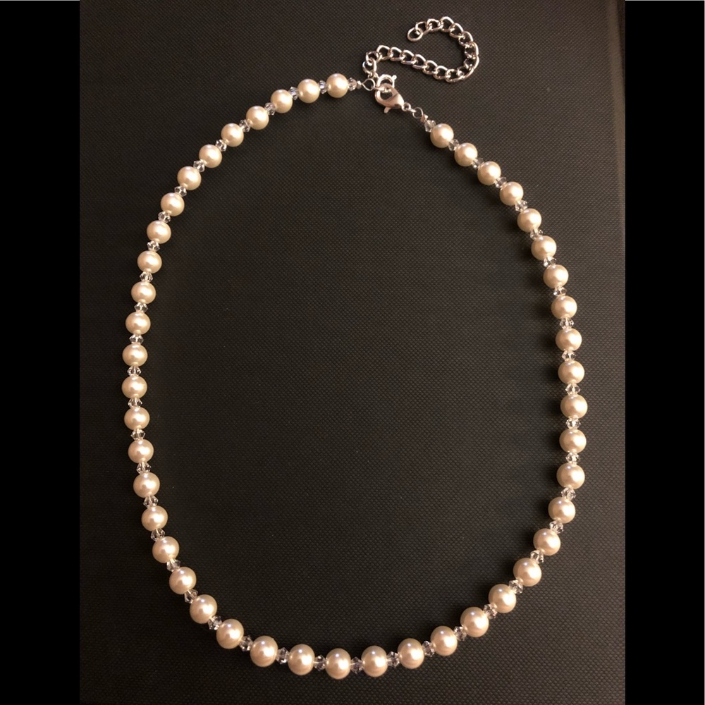 Pearls & Crystals Necklace - Picture 4 of 6